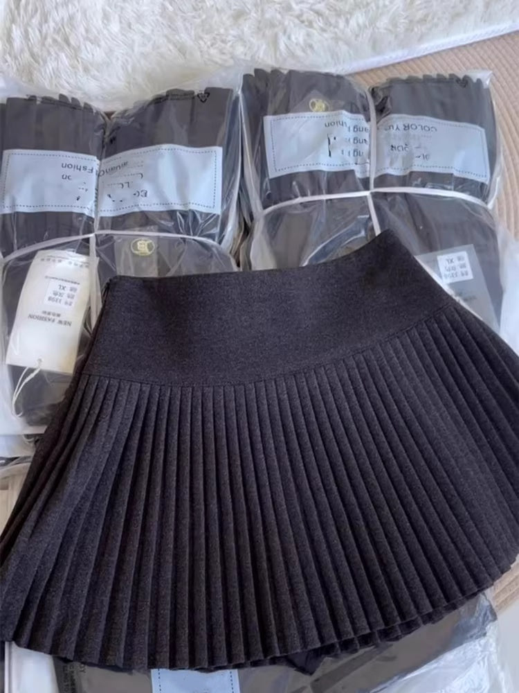 Gray sophisticated A-line wool pleated skirt for plus-size women, high-waisted and slimming knitted A-line mini skirt for autumn and winter. 11414