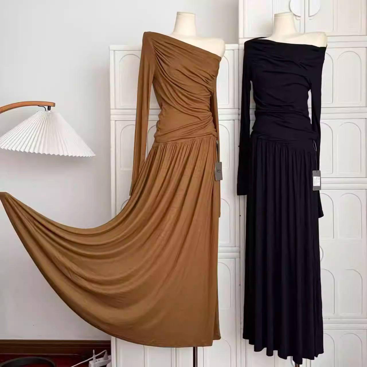 Women's Autumn New Style Pleated Dress with a Chic Design, a Minimalist Style, Long Dress, Asymmetrical One-Shoulder Dress 11452