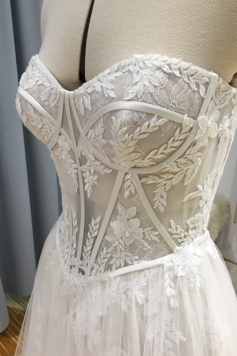 Charming A-Line Strapless Tulle Lace Wedding Dresses