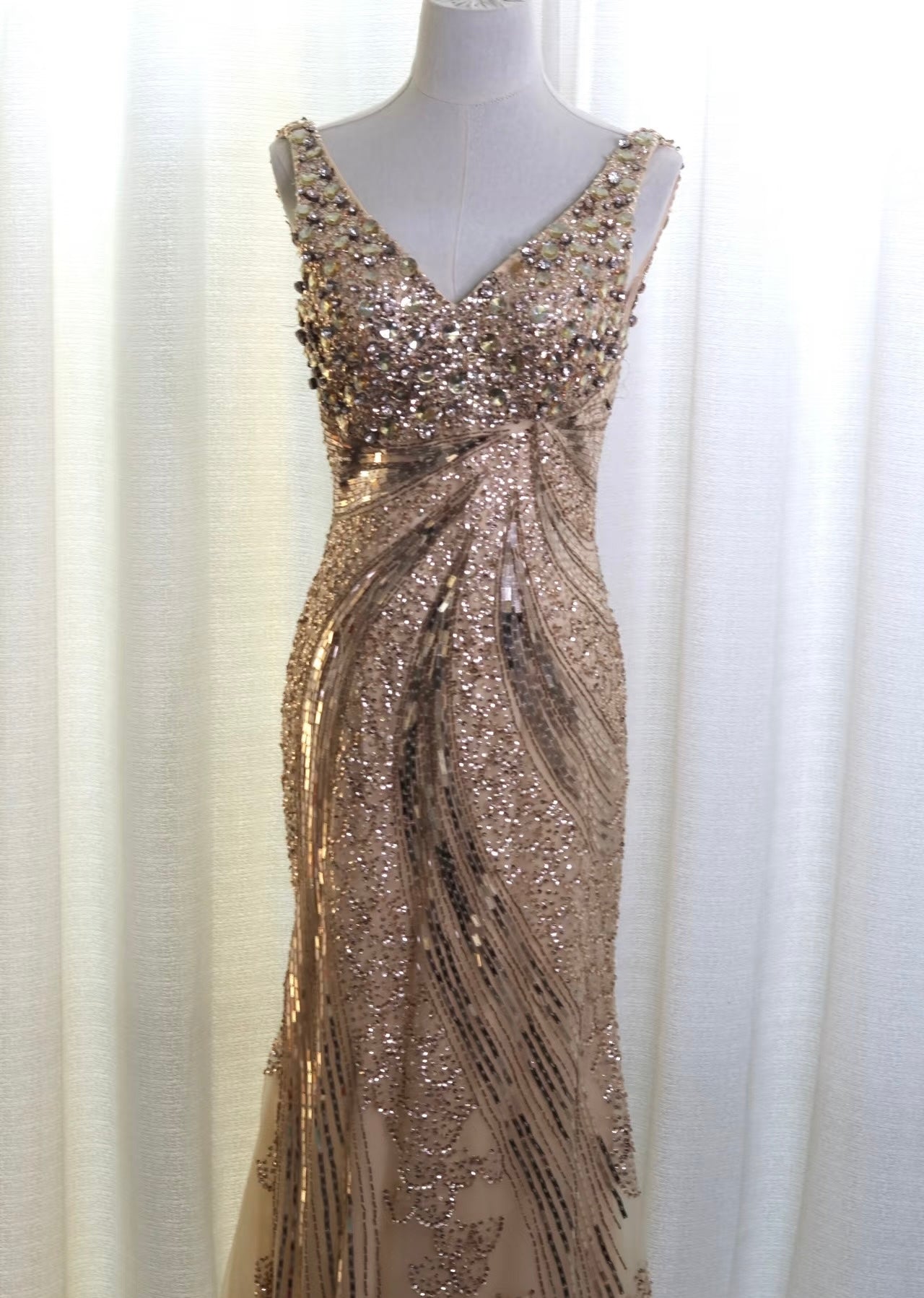 Luxurious Gold V-neck Mermaid Sequined Long Prom Dress Evening Dress cc5349