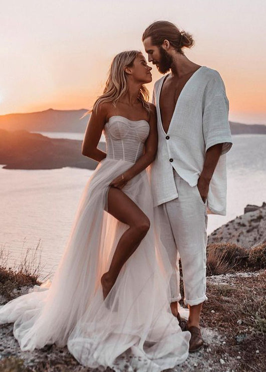 Romantic A-Line Sweetheart Ivory Tulle Beach Wedding Dresses with Slit