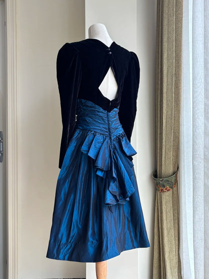 Vintage Black And Blue A-line Long-sleeved Velvet And Satin Prom Dress Evening Dress cc5339