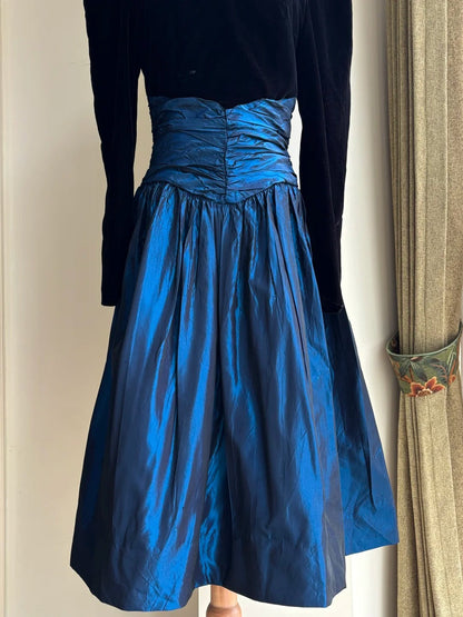 Vintage Black And Blue A-line Long-sleeved Velvet And Satin Prom Dress Evening Dress cc5339