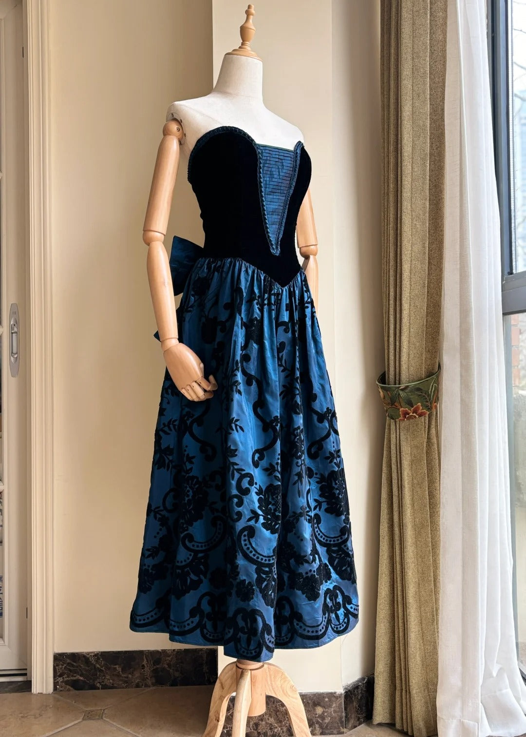 Retro Blue And Black A-line Strapless Bow Jacquard Velvet Long Prom Dress Evening Dress cc5341
