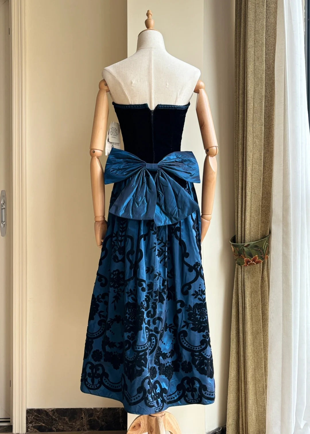Retro Blue And Black A-line Strapless Bow Jacquard Velvet Long Prom Dress Evening Dress cc5341