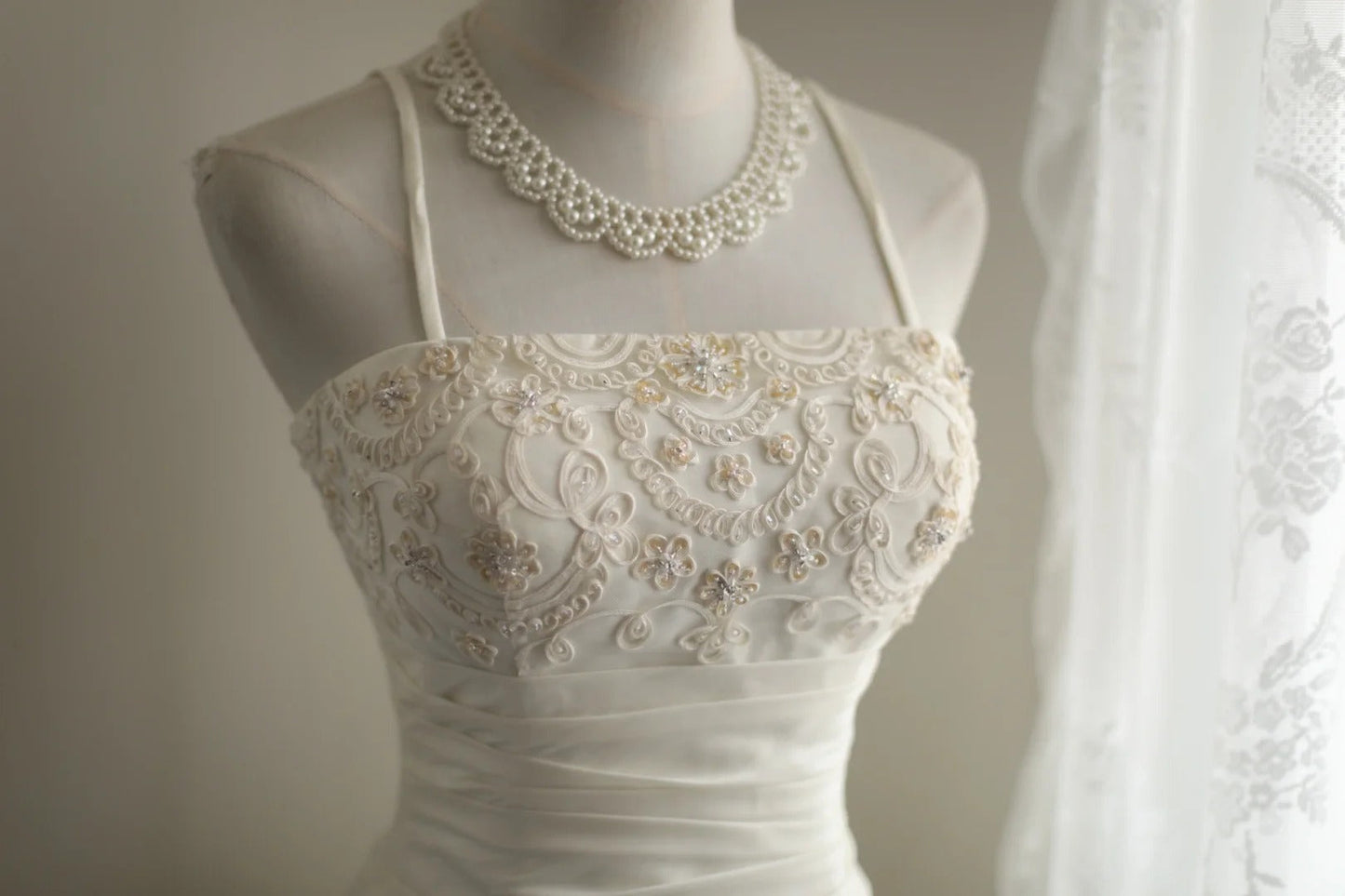 Ivory white exquisite beading fashion short irregular pleated princess dress wedding dress homecoming dress birthday party dress cocktail party dress evening dress prom dress evening dress. gh3968