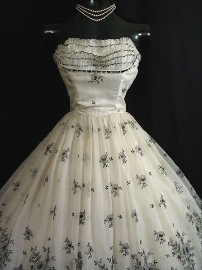 girlhomeshops--Black and white exquisite lace tulle midi homecoming dress formal gown gh5587