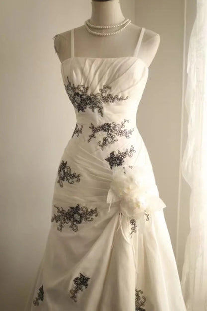 girlhomeshops-wedding dress Sleeveless White Embroidered  tulle  Train A - line dress, Retro Elegant Evening Dress  gh5829