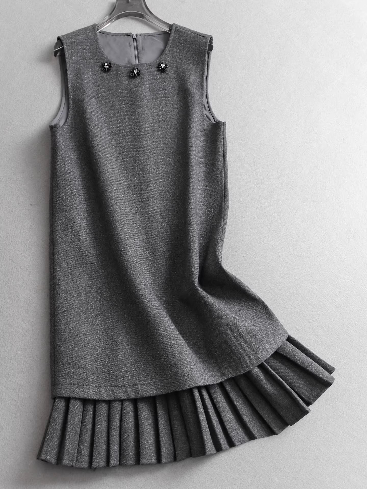 Sequined beaded round neck pleated sleeveless faux two-piece vest dress, slimming layered woolen dress  11296