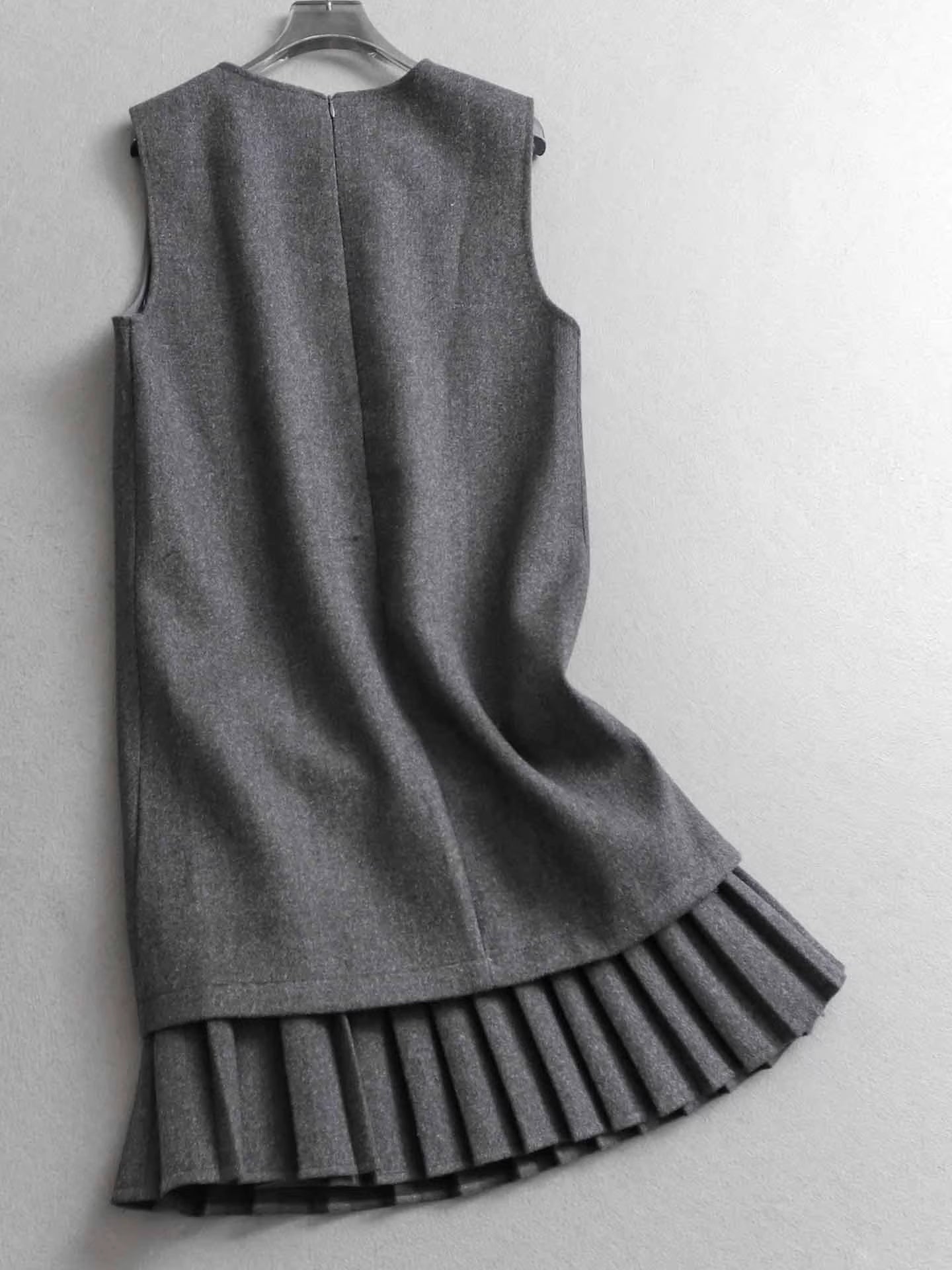 Sequined beaded round neck pleated sleeveless faux two-piece vest dress, slimming layered woolen dress  11296
