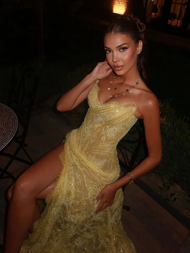 Elegant Pale Yellow Mermaid Strapless High-Slit Lace Long Prom Dress Evening Dress cc5116