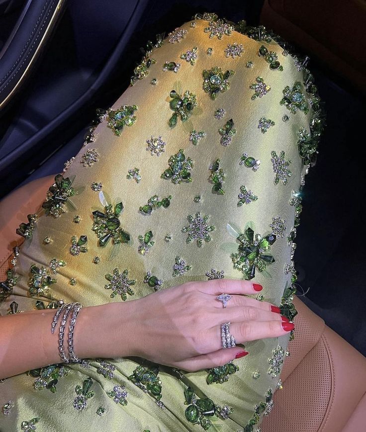 Luxurious Avocado Green Slim-Fit Spaghetti Strap Crystal Satin Prom Dress Evening Dress cc5184