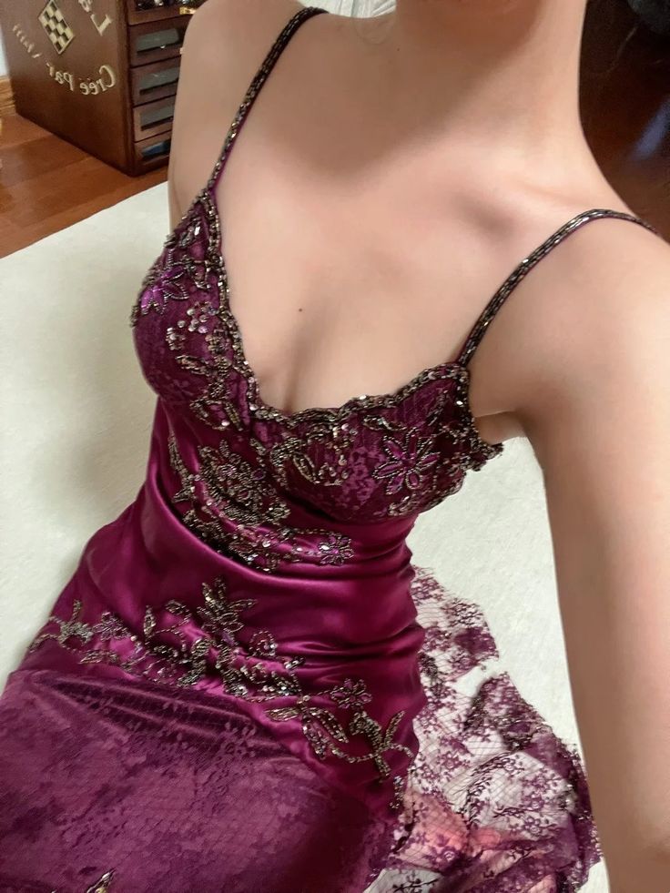 Vintage Plum Spaghetti Strap V-Neck Beaded Lace Satin Prom Dress Evening Dress cc5420