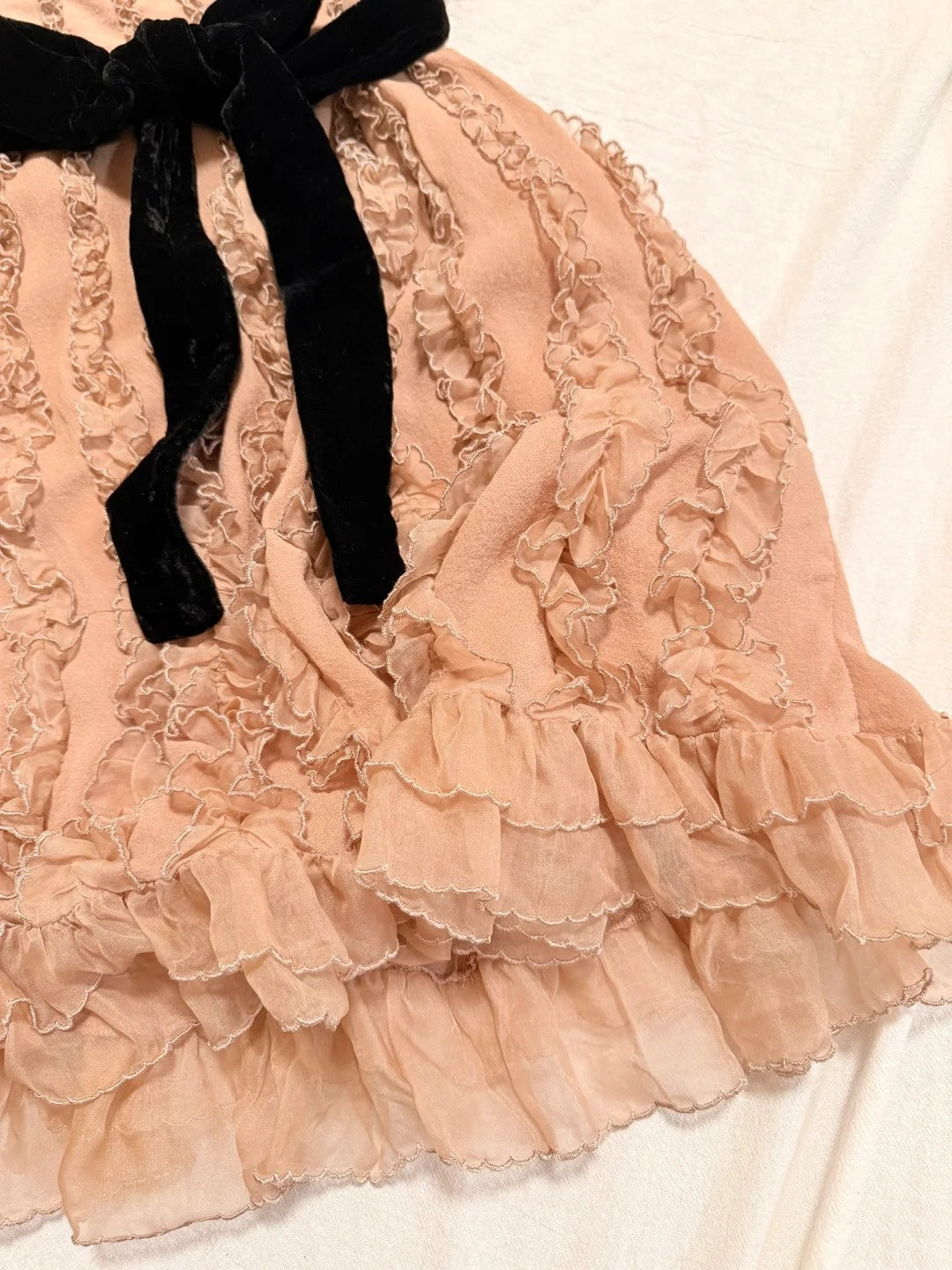 girlhomeshops-Nude Pink Chiffon Sleeveless Short Dress with Ruffles and Velvet Belt gh6314