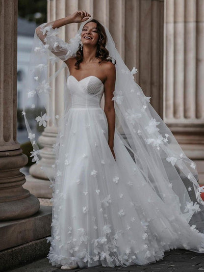 Romantic A-line Sweetheart Sleeveless White Tulle Modest Floral Wedding Dress