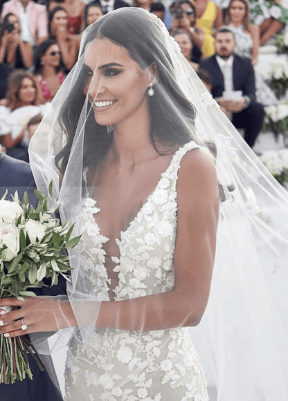 V-Neck Backless Floral Lace Appliques Wedding Dresses with Mermaid Train