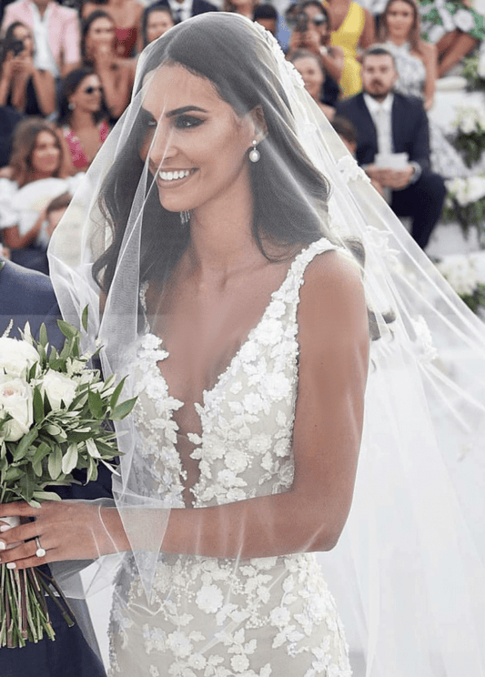 V-Neck Backless Floral Lace Appliques Wedding Dresses with Mermaid Train