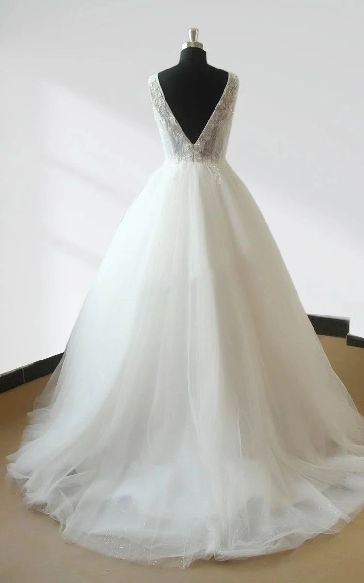 Ball Gown Tulle Lace Wedding Dress With Beading