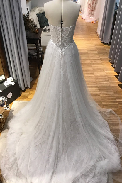 Charming A-Line Strapless Tulle Lace Wedding Dresses