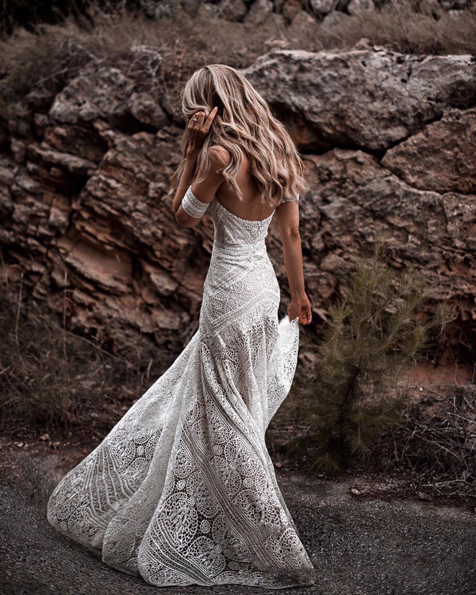 Mermaid Off-the-Shoulder Backless Ivory Lace Beach Wedding Dresses
