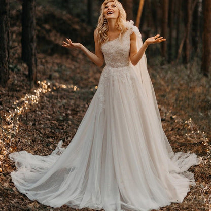 One Shoulder A Line Tulle Sleeveless Zipper Lace Wedding Dresses with Shawl