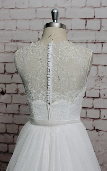Princess Sleeveless A-Line Tulle Long Wedding Dress With Sash