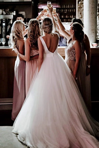 Sleeveless Deep V-back Ethereal Ballgown With Bow And Tulle Wedding Dress
