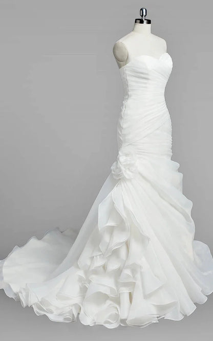 Sweetheart Mermaid Organza Wedding Dress With Ruching and Ruffles